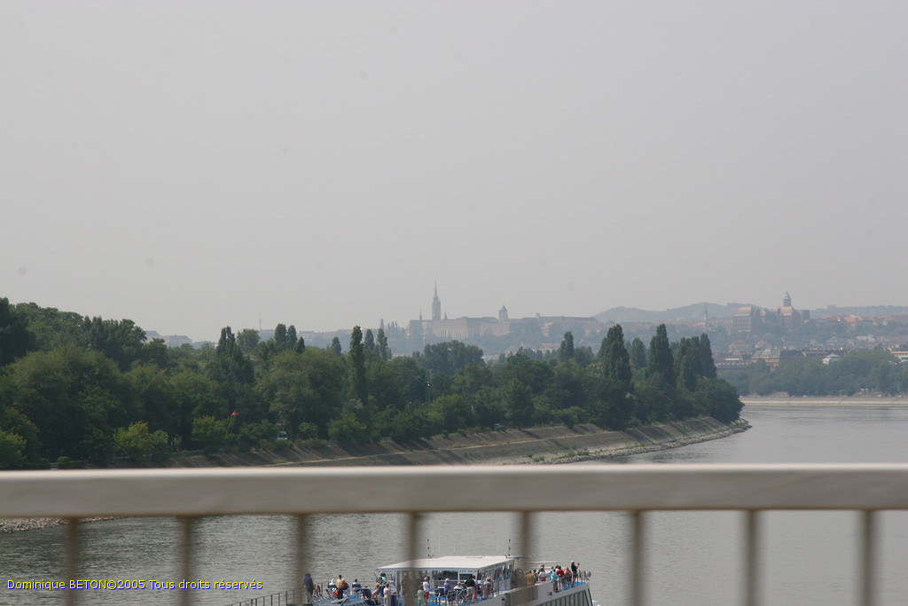 ROU_050803-103740