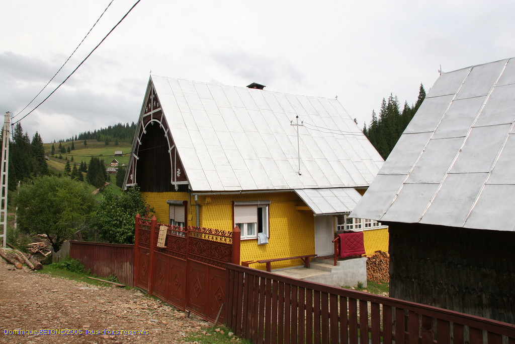 ROU_050805-115910