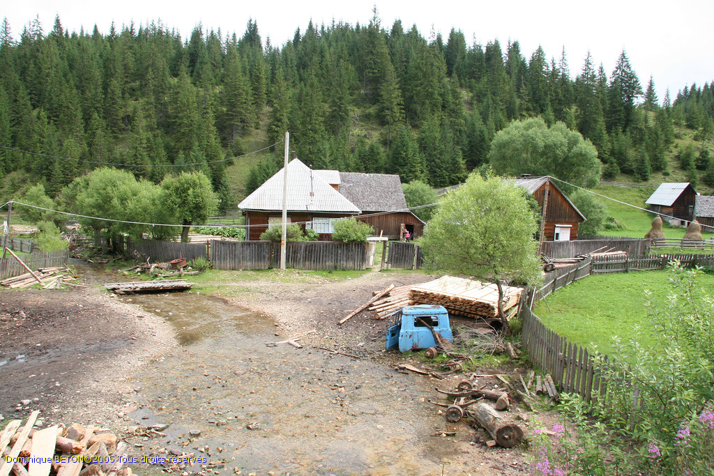 ROU_050805-115938