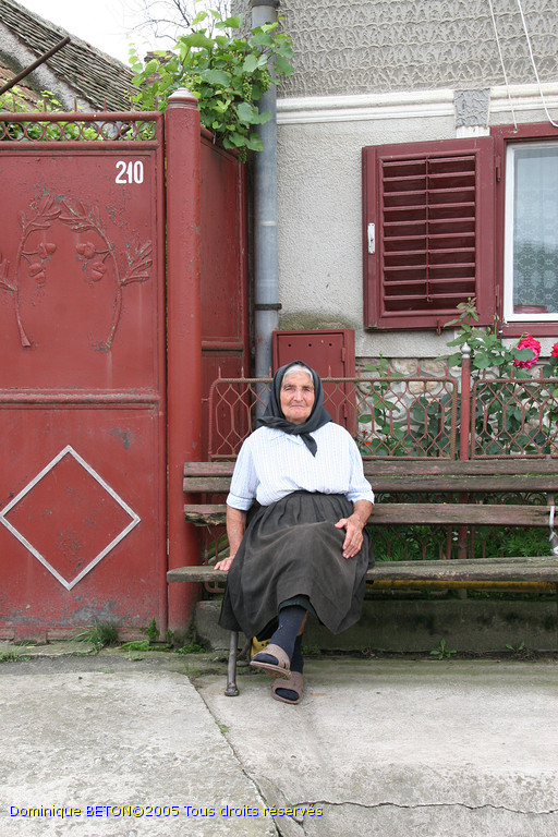 ROU_050806-143342