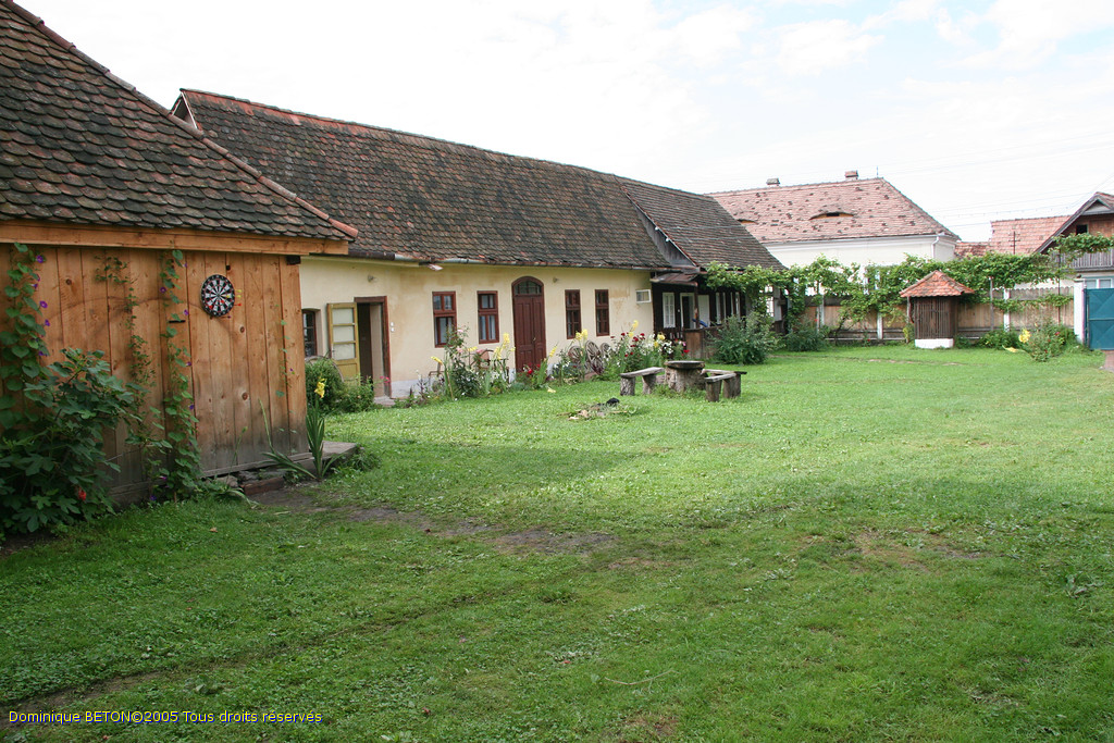 ROU_050807-155402