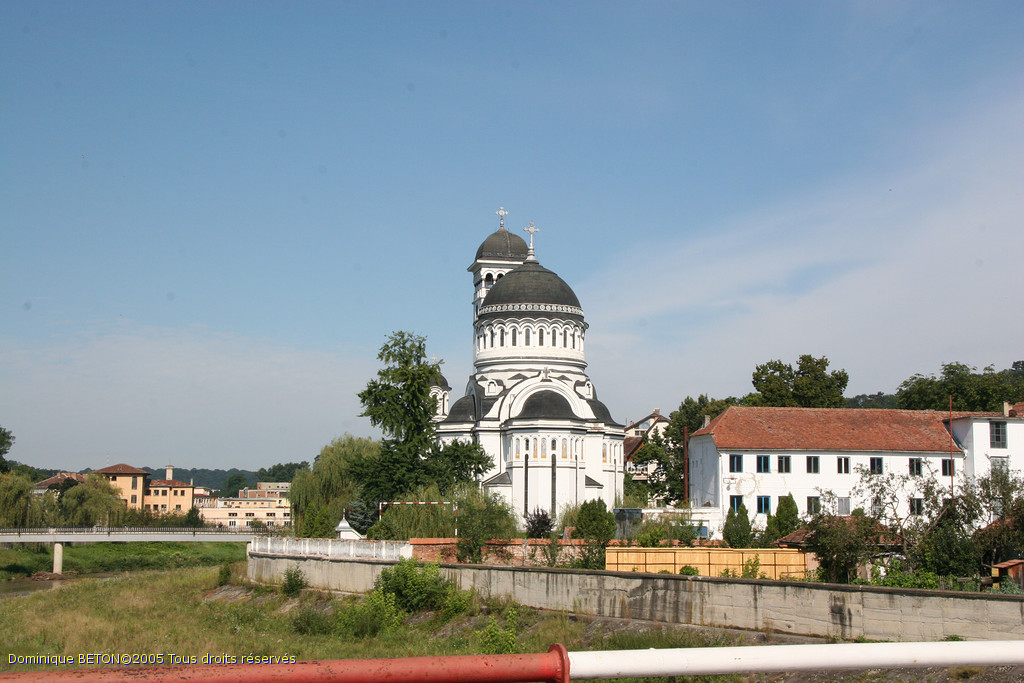 ROU_050810-090942