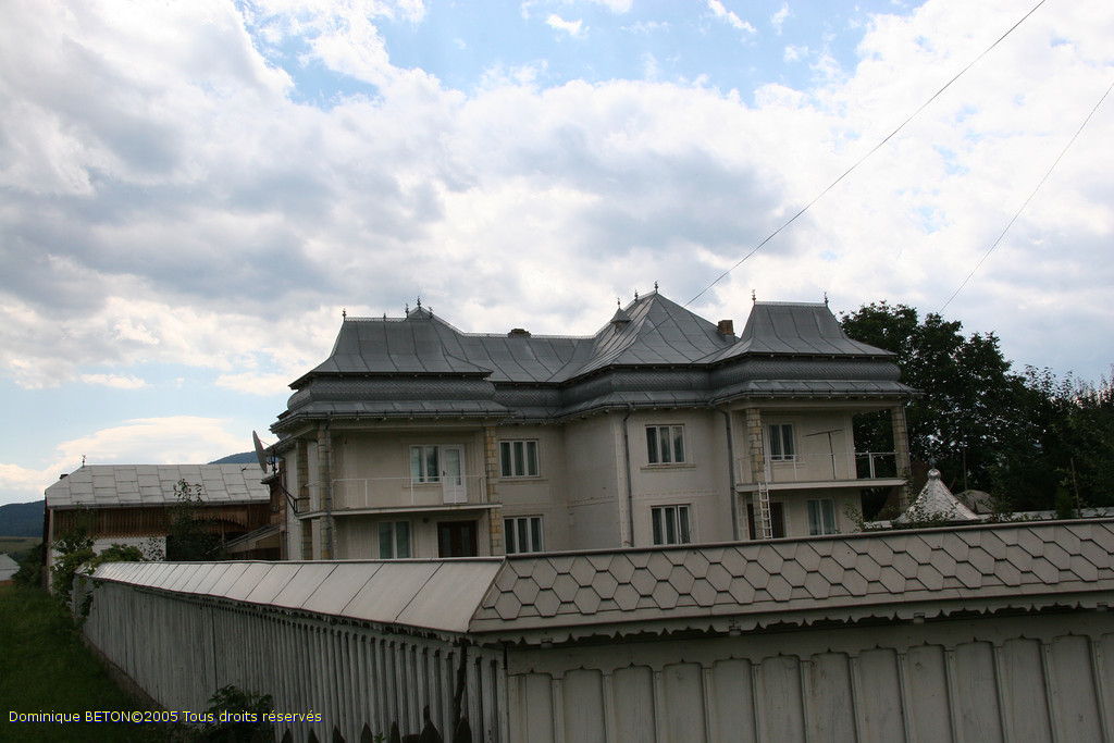 ROU_050811-130444