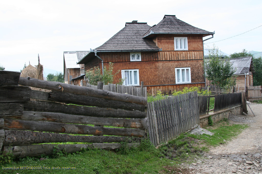 ROU_050811-172456