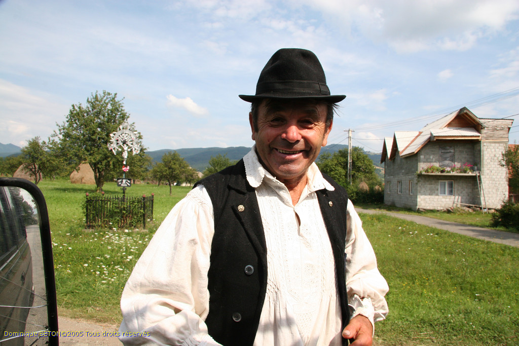 ROU_050815-145418