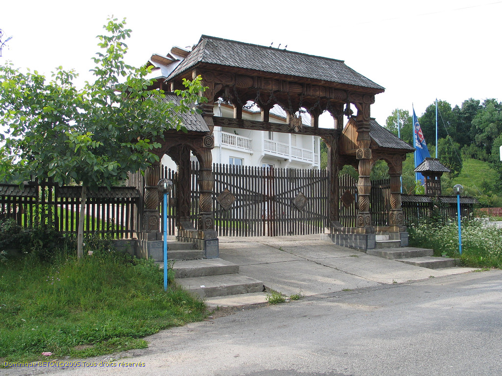 ROU_050815-151844G5