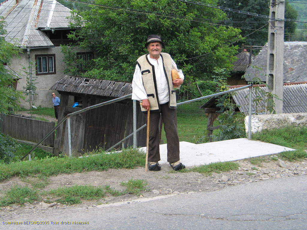 ROU_050815-154846G5